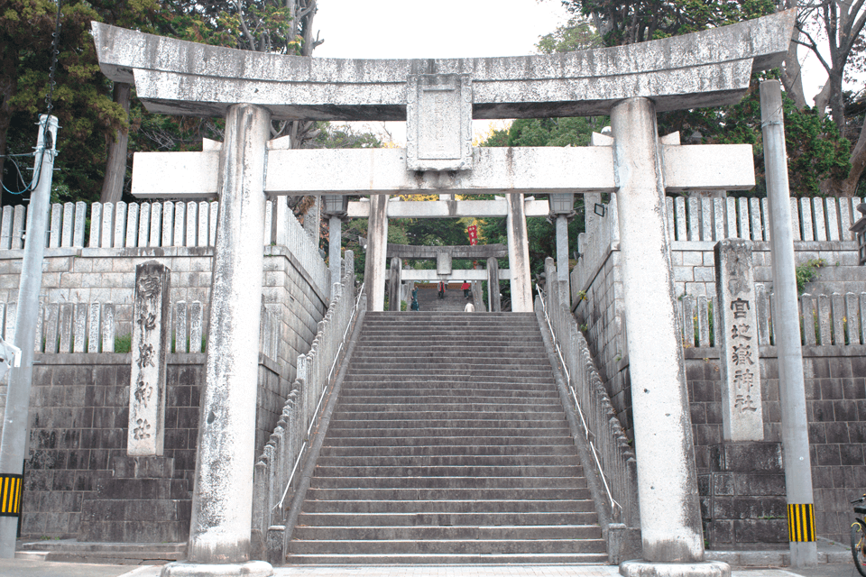 宮地嶽神社の階段下鳥居